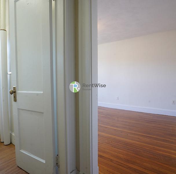 Photo of 1175 Boylston Street