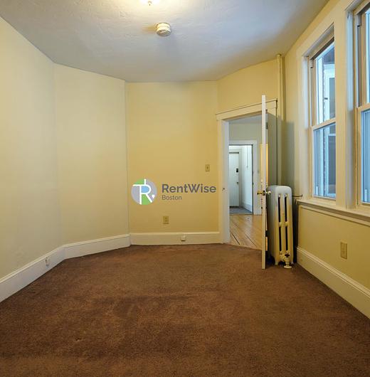 Photo of 1683 Commonwealth Ave