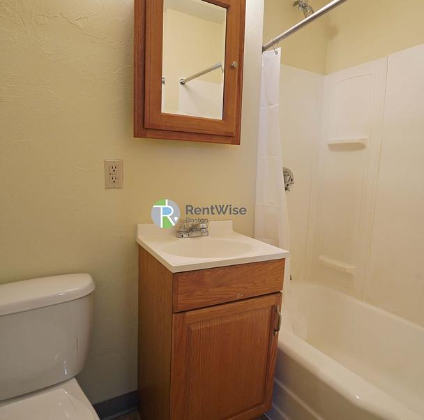 Photo of 1683 Commonwealth Ave