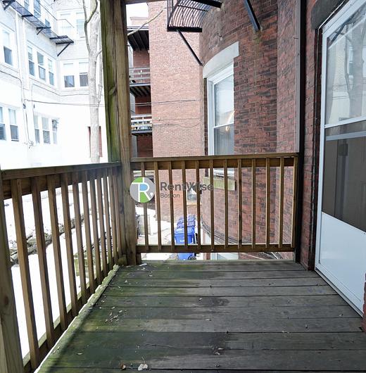 Photo of 1683 Commonwealth Ave