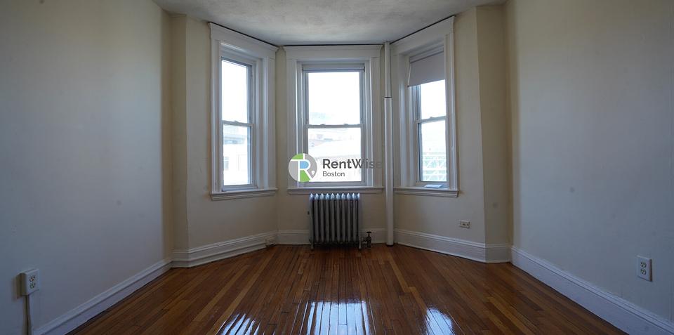 Photo of 1175 Boylston Street