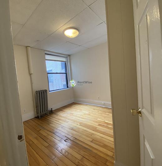 Photo of 437 Cambridge Street