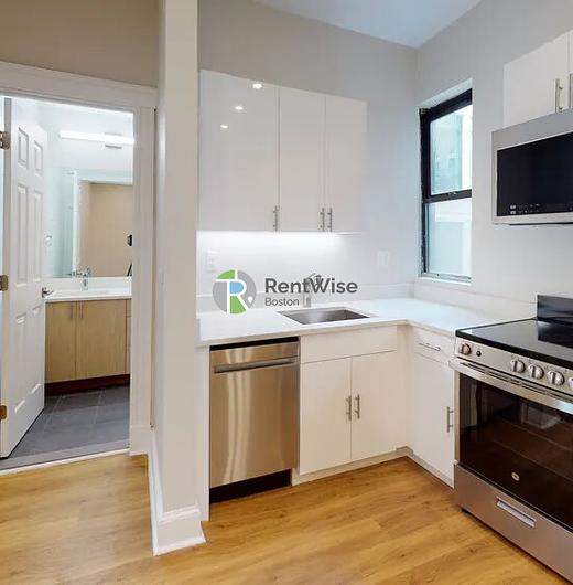 Photo of 829 Beacon St
