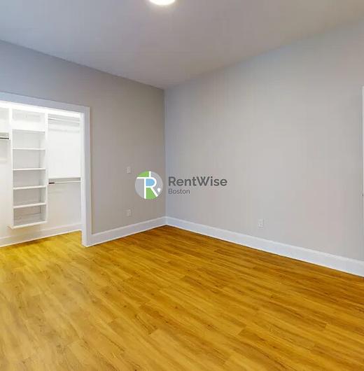 Photo of 829 Beacon St