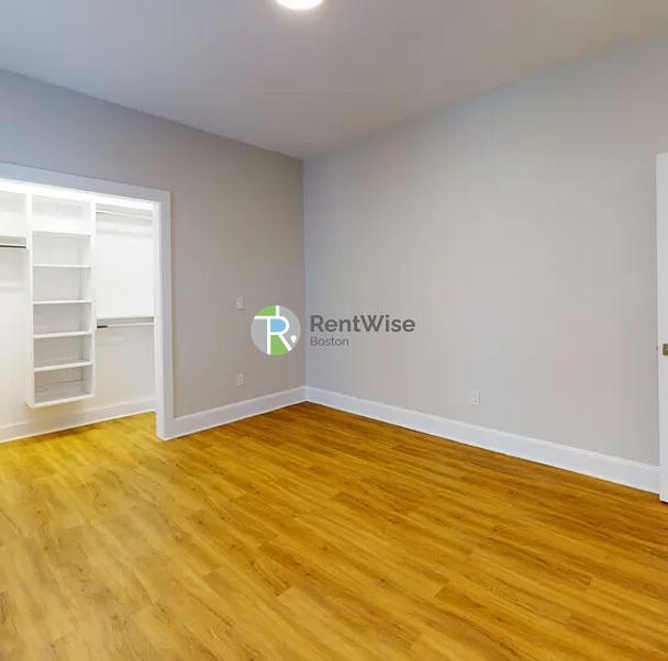 Photo of 829 Beacon St