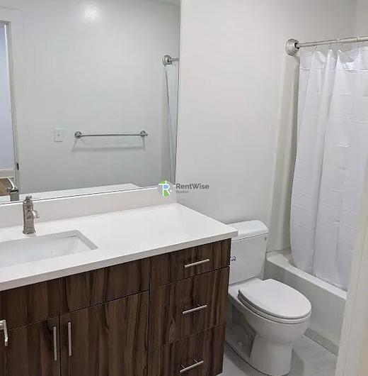 Photo of 829 Beacon St