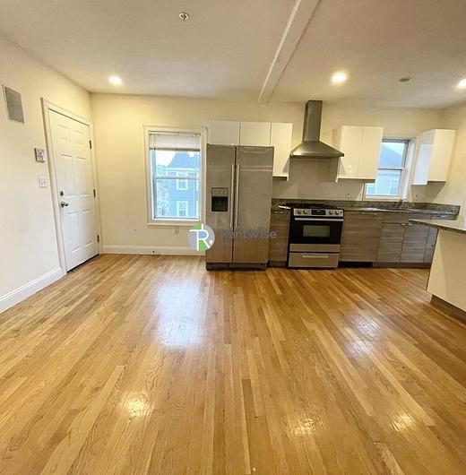 Photo of 128 Hillside St