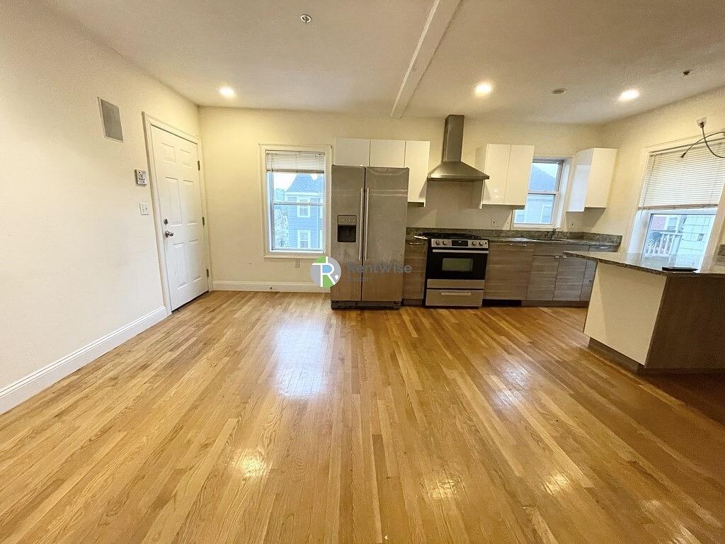 Photo of 128 Hillside St
