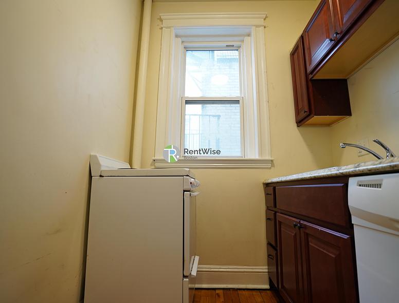 Photo of 1844 Commonwealth Avenue