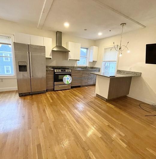 Photo of 128 Hillside St
