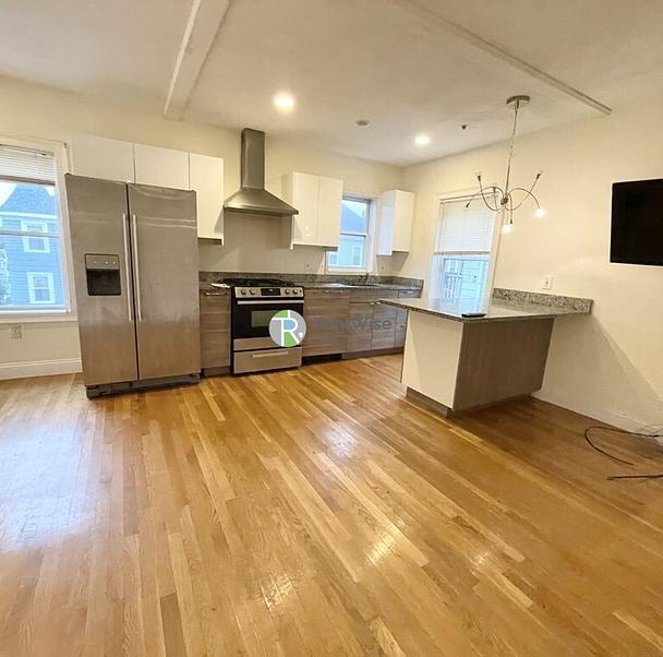 Photo of 128 Hillside St