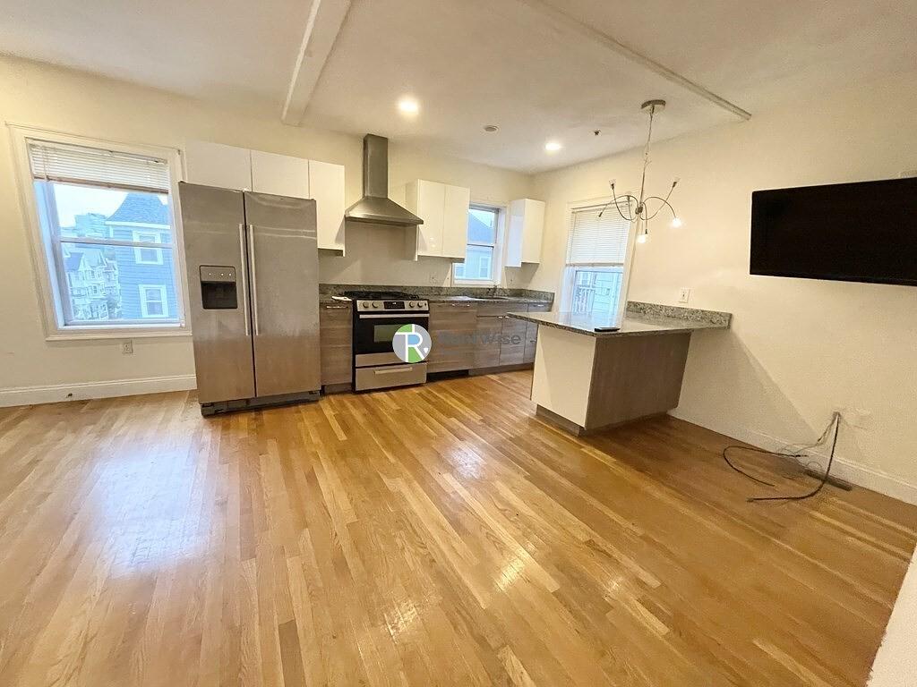 Photo of 128 Hillside St