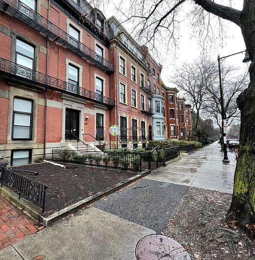 Photo of 405 Beacon St
