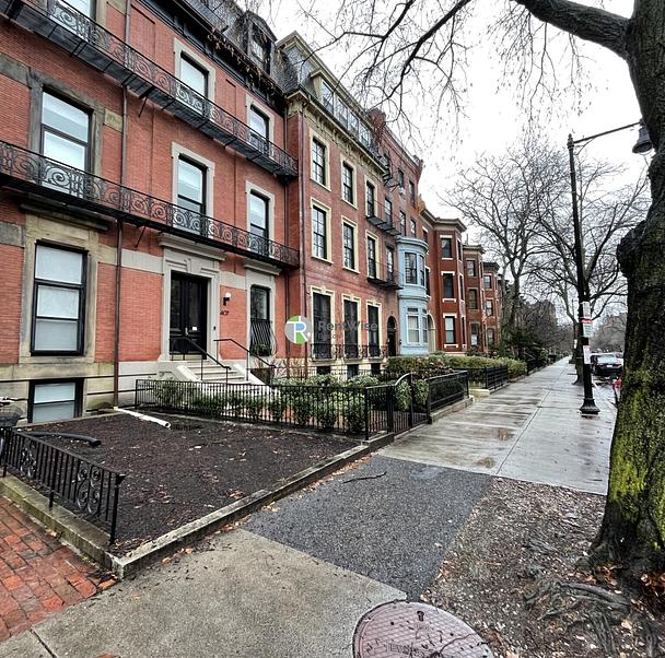Photo of 405 Beacon St