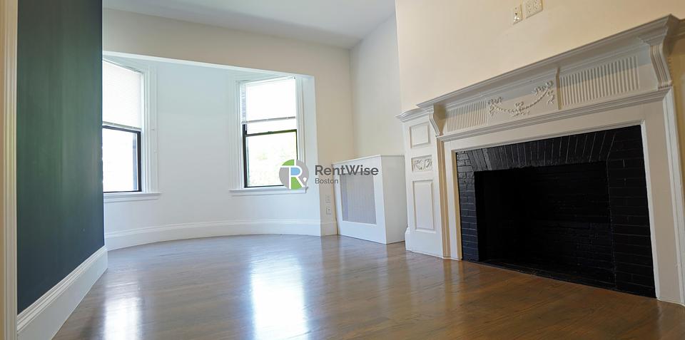 Photo of 503 Beacon Street