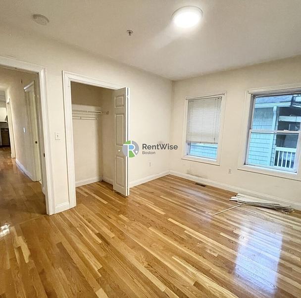 Photo of 128 Hillside St