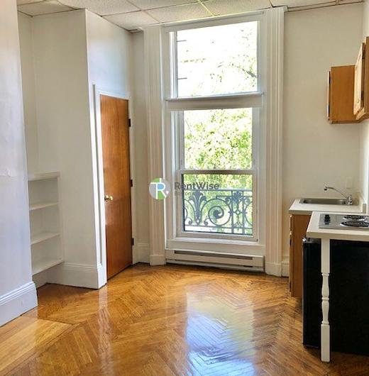 Photo of 405 Beacon St
