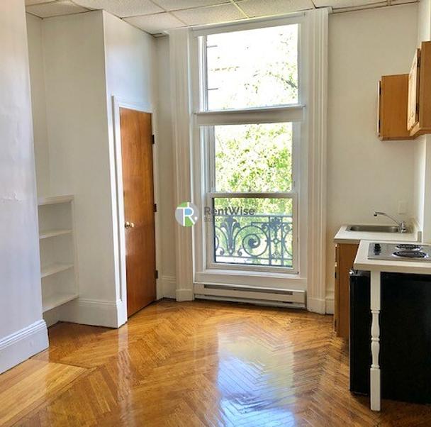 Photo of 405 Beacon St