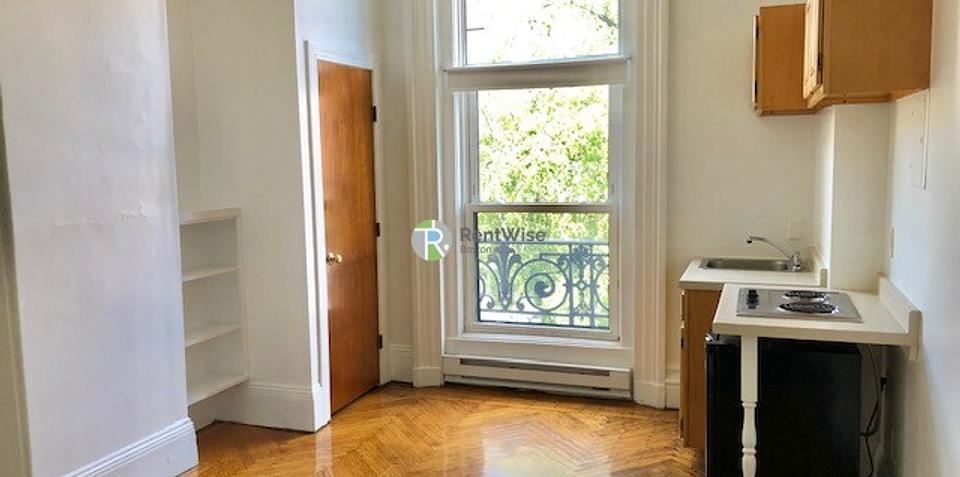 Photo of 405 Beacon St