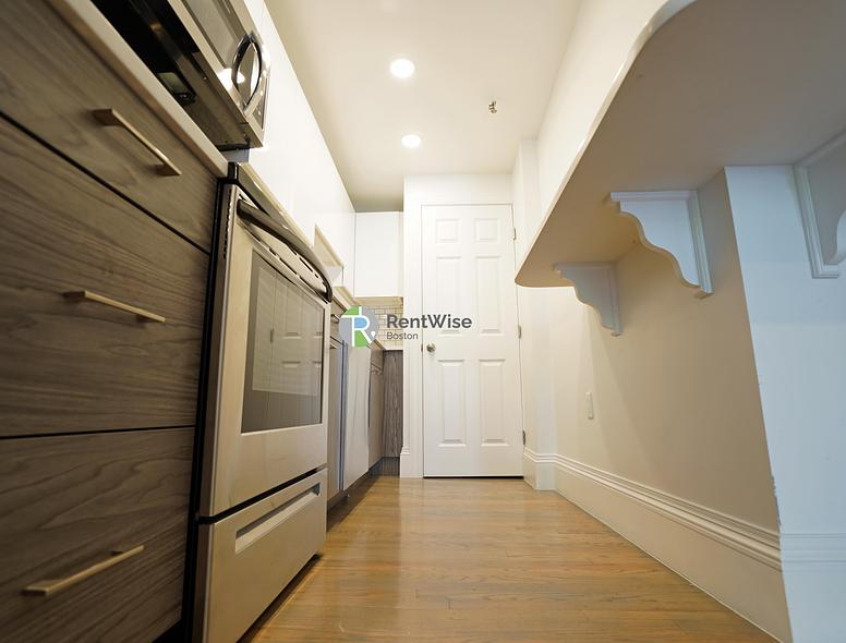 Photo of 503 Beacon Street
