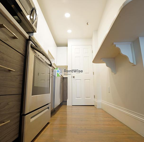 Photo of 503 Beacon Street