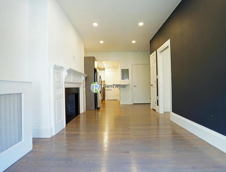 Photo of 503 Beacon Street
