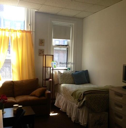 Photo of 405 Beacon St