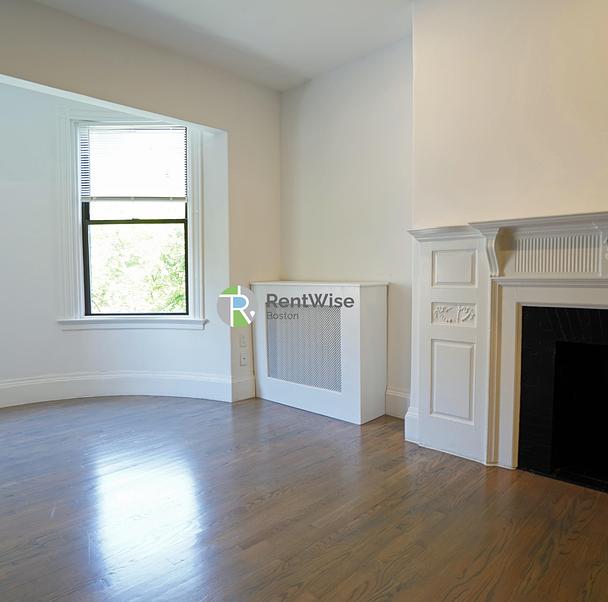 Photo of 503 Beacon Street