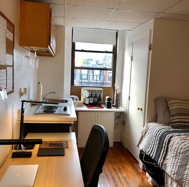 Photo of 405 Beacon St