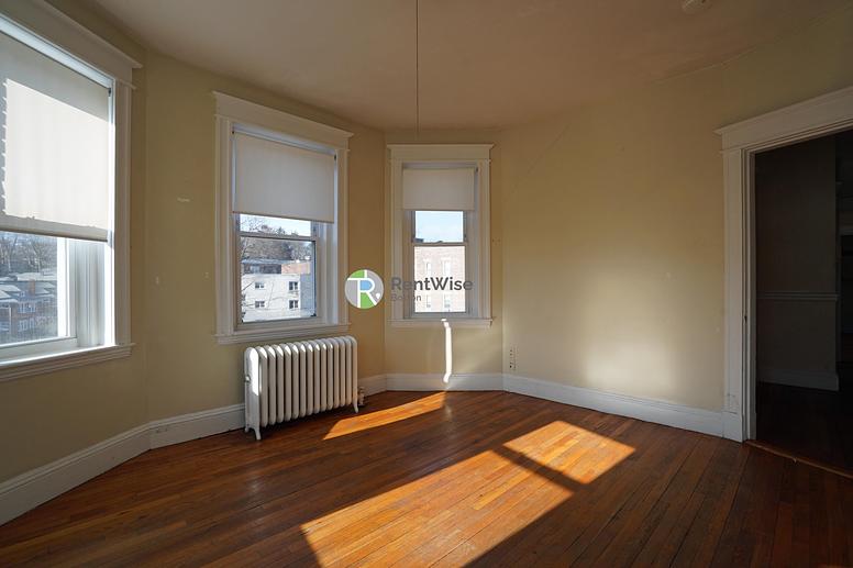 Photo of 68 Woodstock Avenue