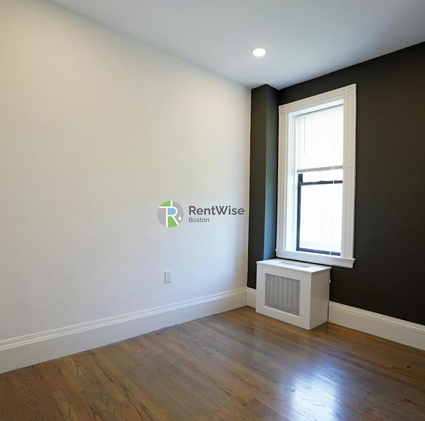 Photo of 503 Beacon Street