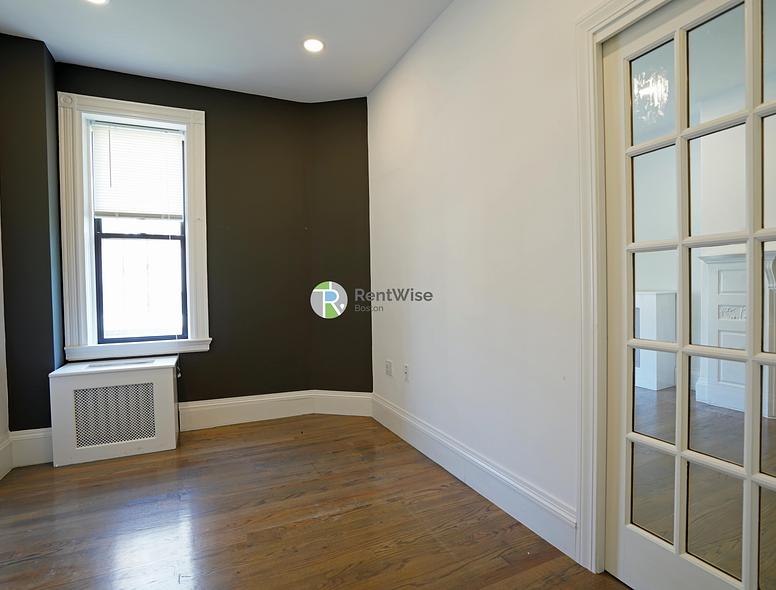 Photo of 503 Beacon Street