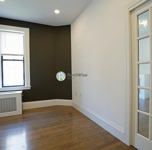Photo of 503 Beacon Street