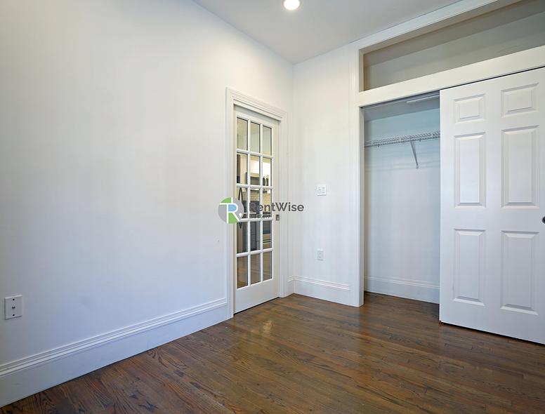 Photo of 503 Beacon Street