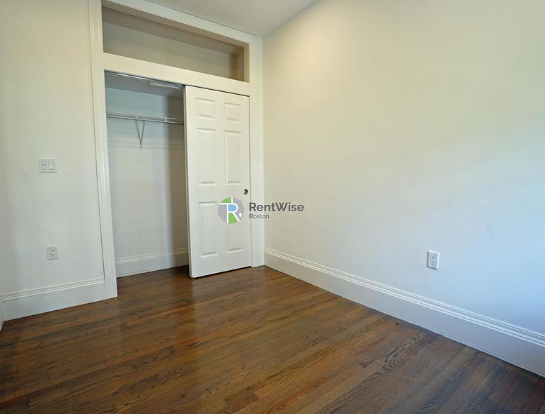 Photo of 503 Beacon Street