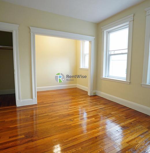 Photo of 221 Kelton Street