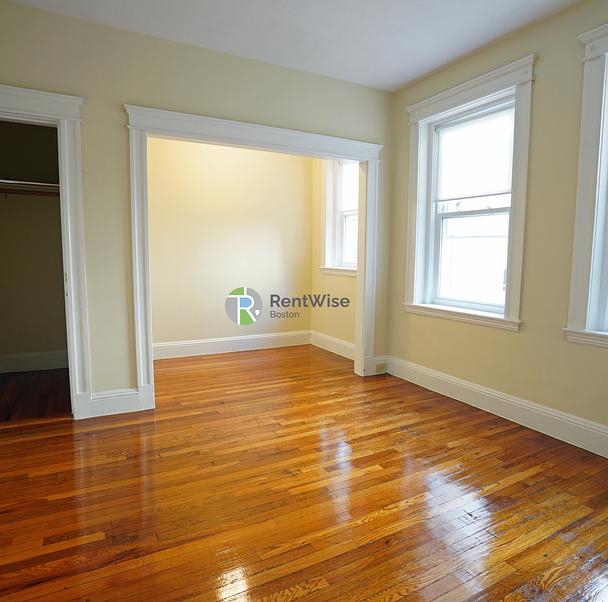 Photo of 221 Kelton Street