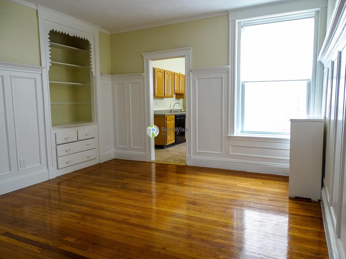 Photo of 1114 Commonwealth Avenue