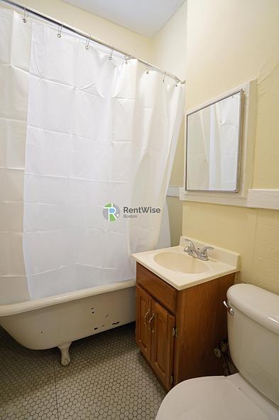 Photo of 221 Kelton Street