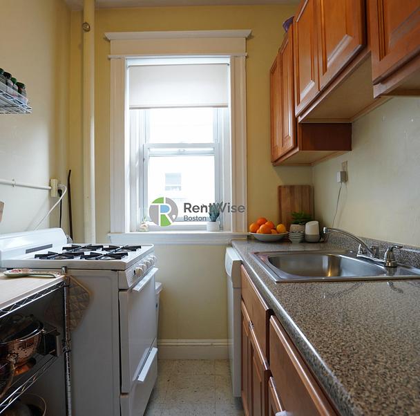 Photo of 221 Kelton Street