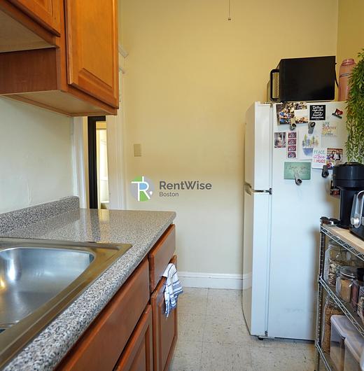 Photo of 221 Kelton Street