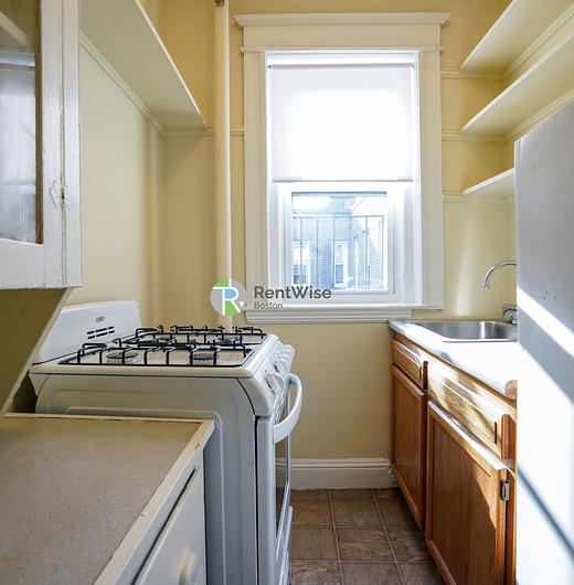 Photo of 221 Kelton Street