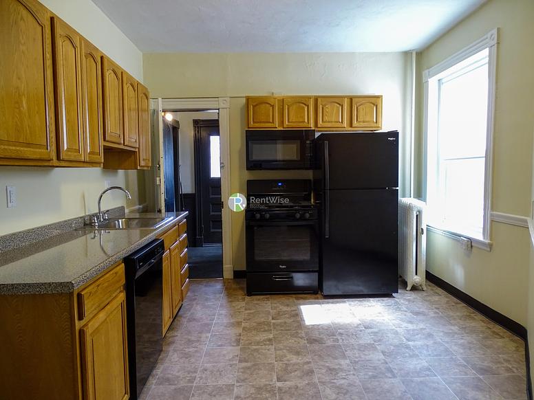 Photo of 1114 Commonwealth Avenue