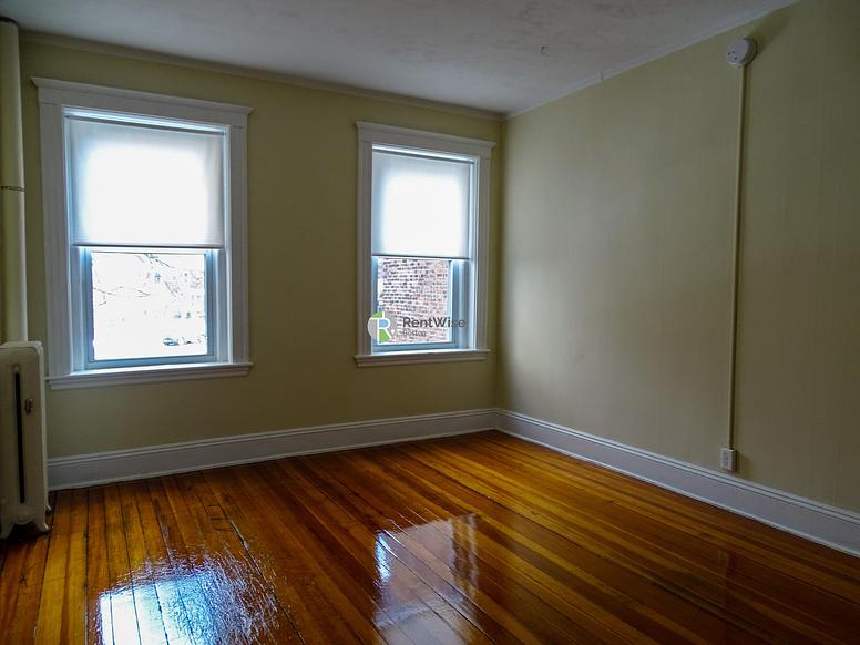 Photo of 1114 Commonwealth Avenue