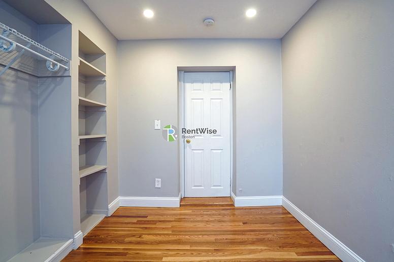 Photo of 50 Park Vale Ave
