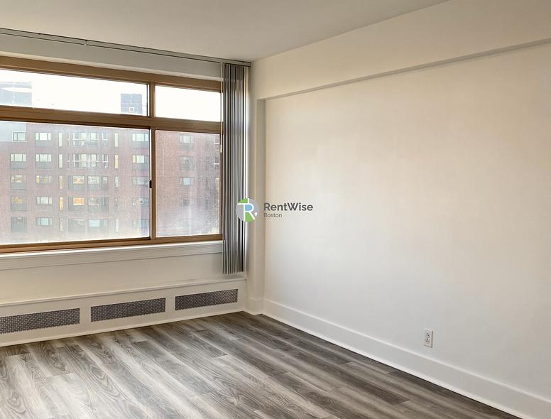 Photo of 1440 Beacon St