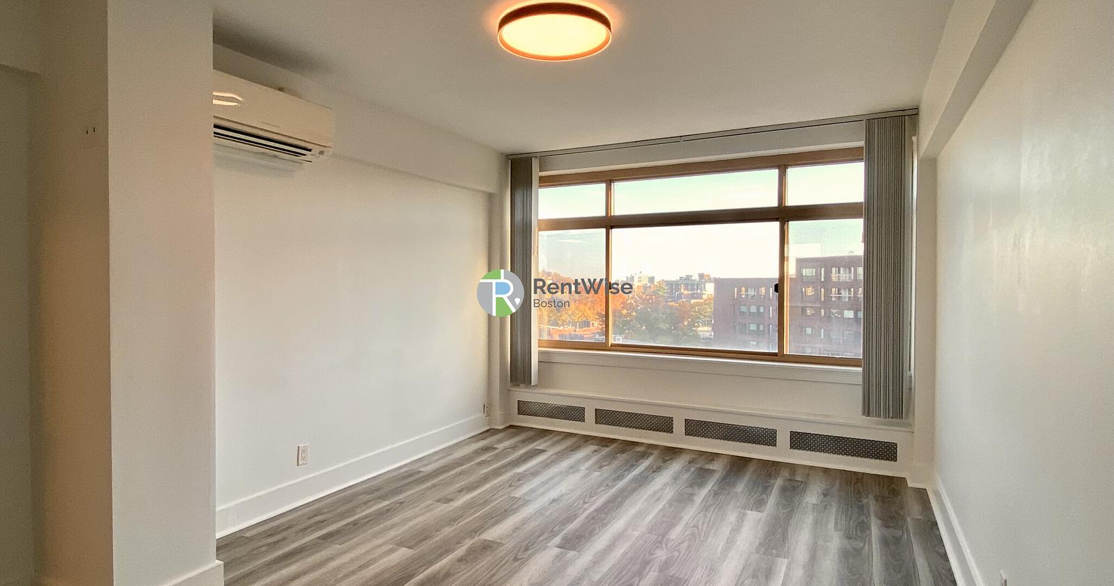 Photo of 1440 Beacon St