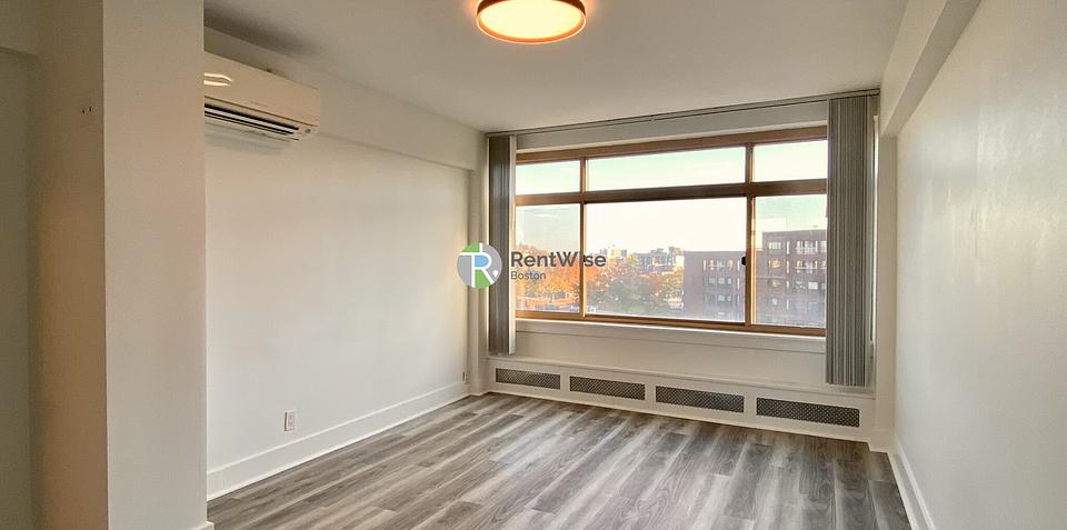 Photo of 1440 Beacon St