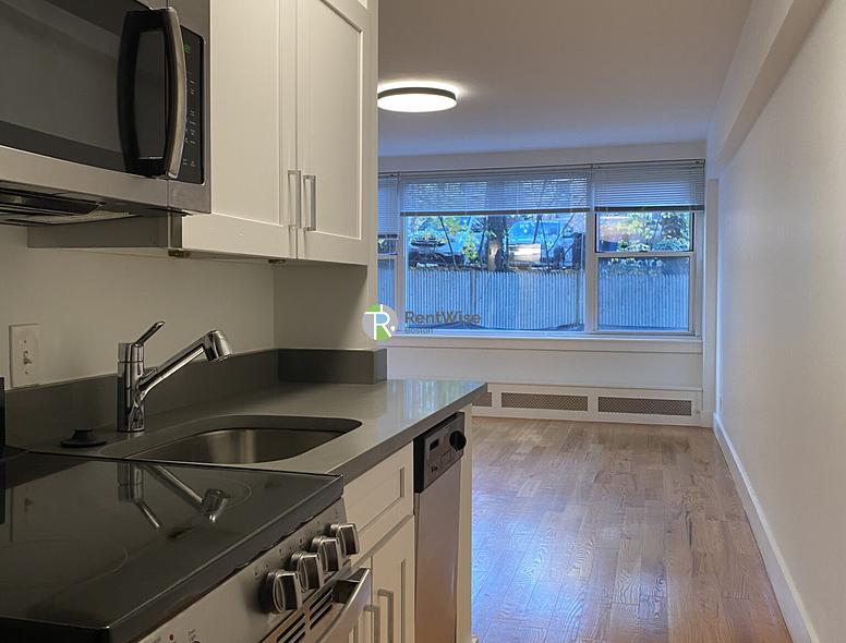 Photo of 1440 Beacon St