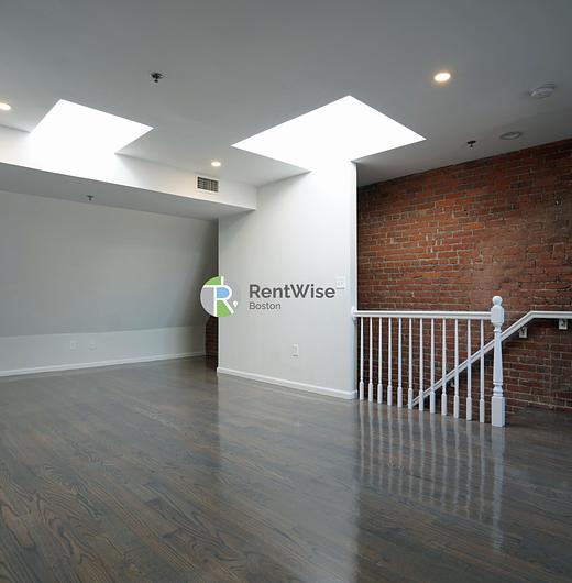 Photo of 1406 Beacon St